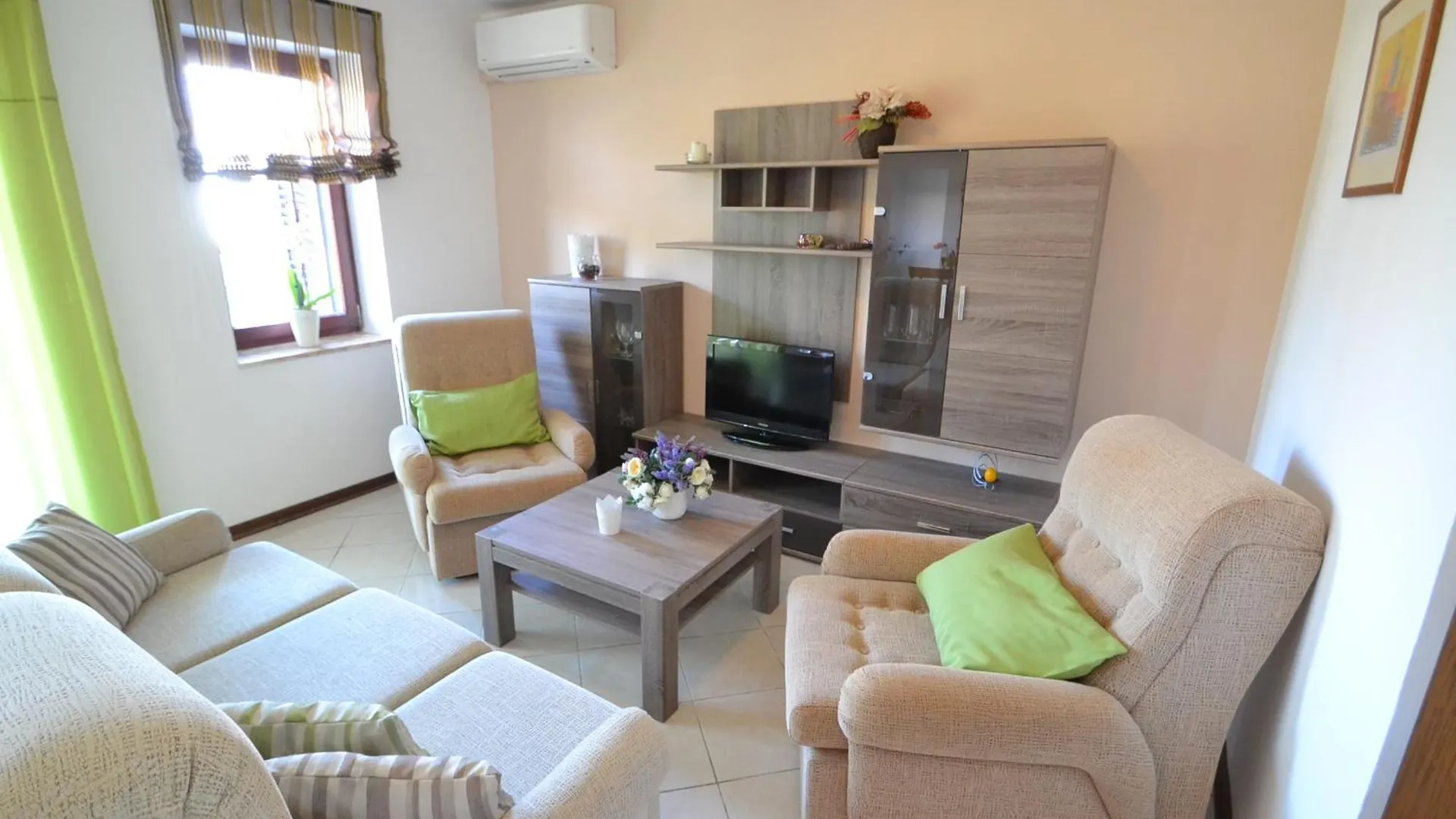 Vila Oliva, 포레치 0*,