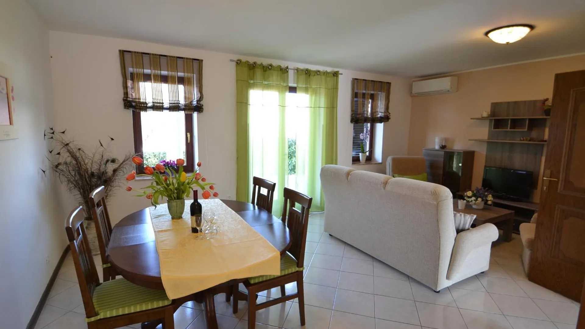 Vila Oliva, Porec